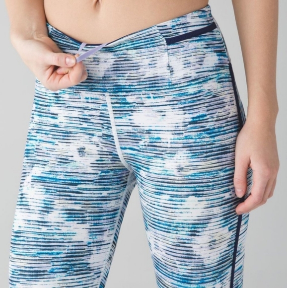 Lululemon Real Quick Tight Blurry Belle Multi Hero Blue, Size 12 - Picture 7 of 16